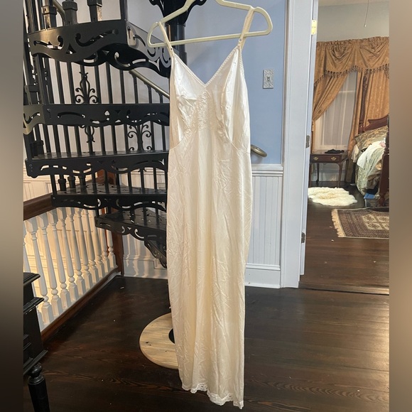 Sears Vintage Ivory 'The Doesn't Slip' full length chemise 40 - Picture 2 of 9
